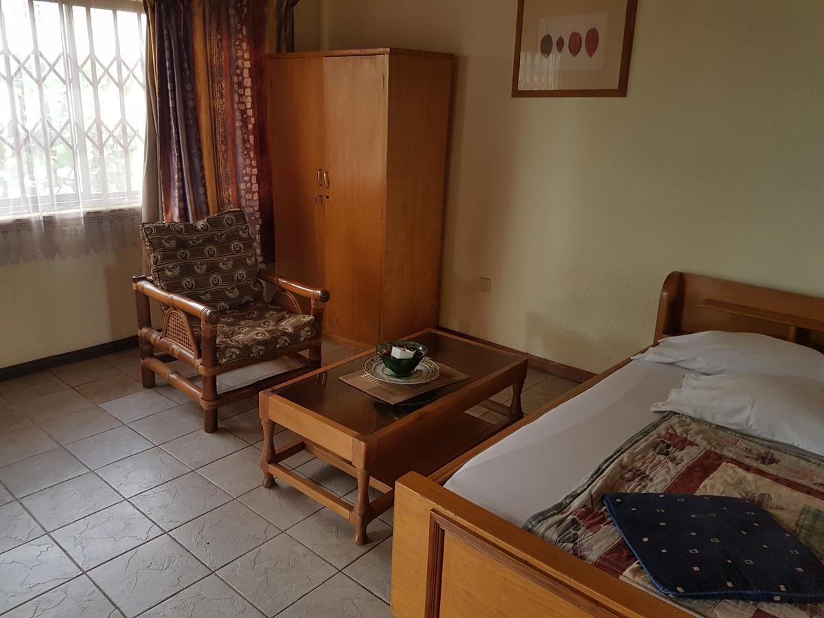 De Mod Hotel Ngleshi Amanfro Extérieur photo